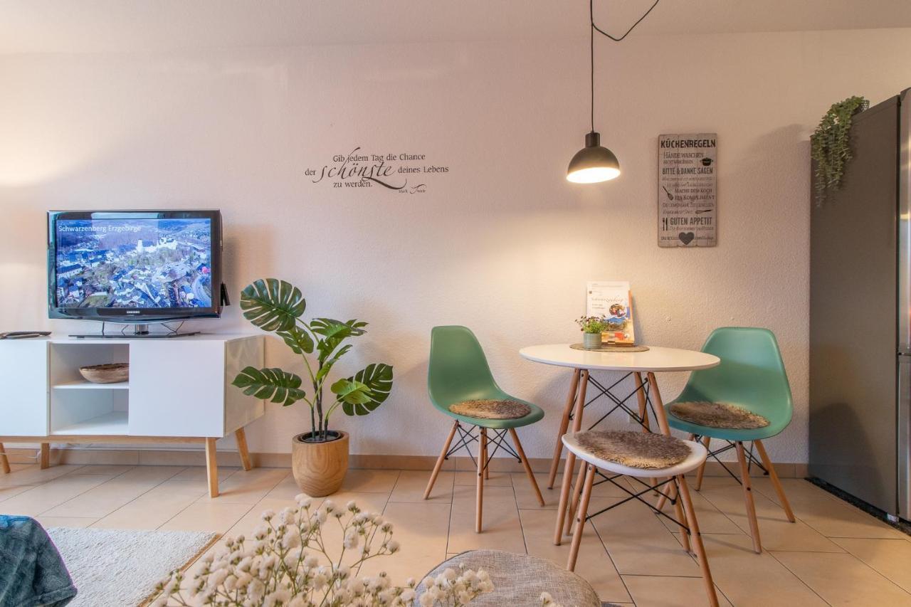 Modernes Apartment Im Gruenen I Balkon I Wlan I Stellplatz Schwarzenberg  Ngoại thất bức ảnh