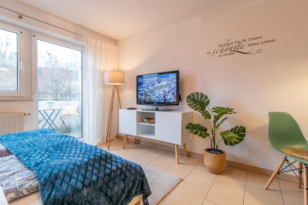 Modernes Apartment Im Gruenen I Balkon I Wlan I Stellplatz Schwarzenberg  Ngoại thất bức ảnh