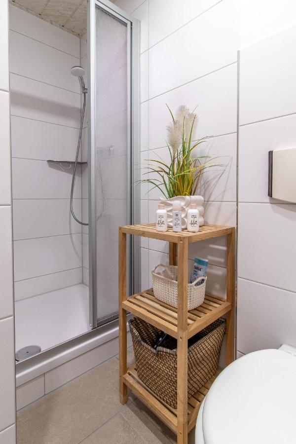 Modernes Apartment Im Gruenen I Balkon I Wlan I Stellplatz Schwarzenberg  Ngoại thất bức ảnh